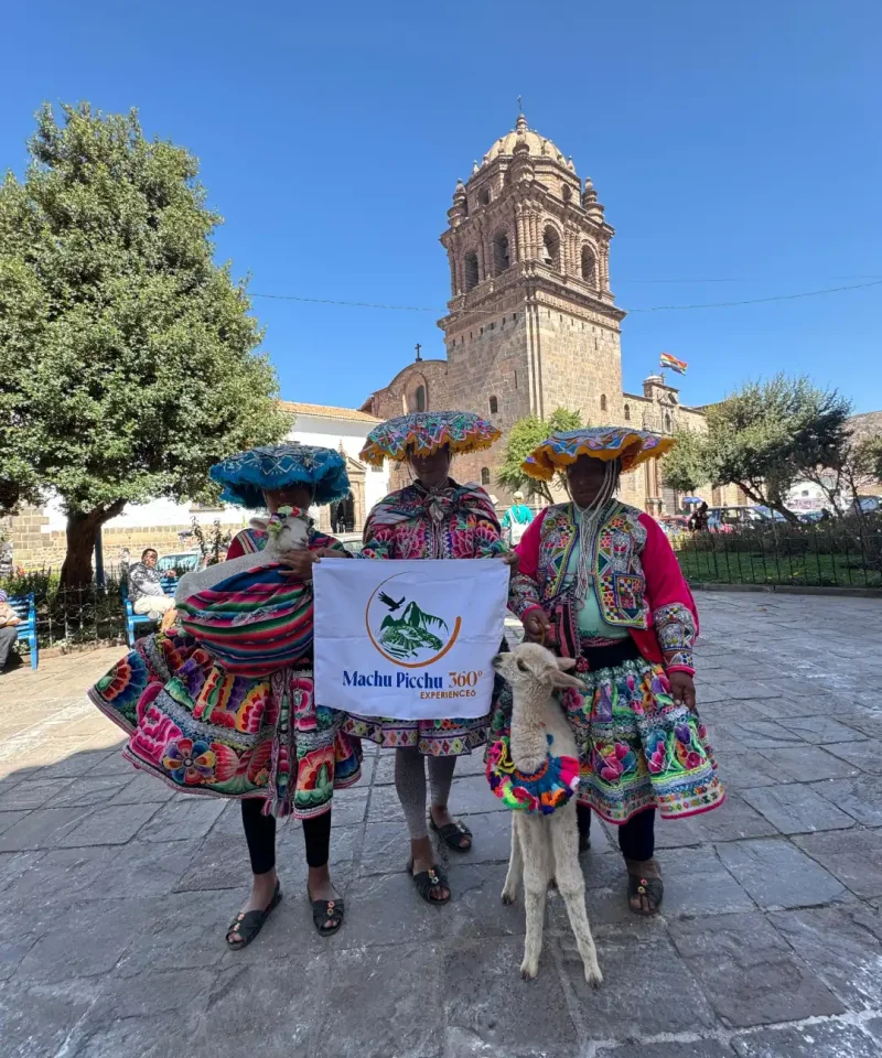 View of the Cusco Cathedral in the Plaza de Armas during the tour.