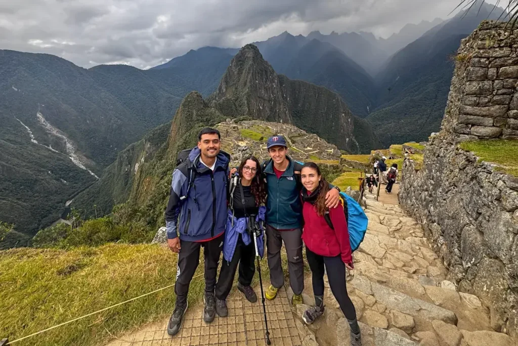 what-to-wear-in-cusco-and-machu-picchu-the-ultimate-guide